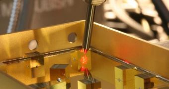 Image of an optical system built and fixed in place using the new soldering method