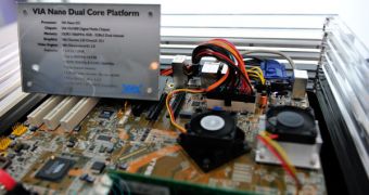 VIA NANO DC chip plays 720p videos