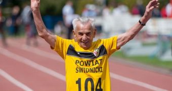 Stanisław Kowalski is the oldest person to run a 100-meter (328-foot) race