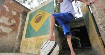 11-Year-Old Boy Without Feet Determined to Play Football and Live a Normal Life