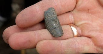 Ancient ring discovered in Northern Siberia was designend to fit a bear's claw, researchers say