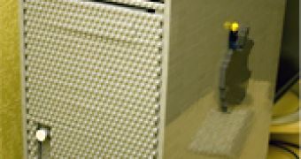 “Bricked” Mac Pro - casing comprised of 2,588 Lego bricks