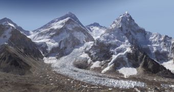 2 Billion Pixel Image of Mount Everest Documents Climate Change