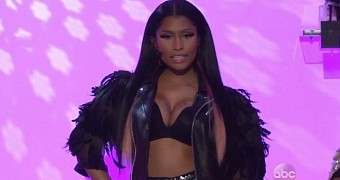 Nicki Minaj performs medley with David Guetta at the 2015 Billboard Music Awards