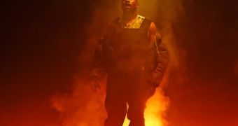 Kanye West closes the 2015 Billboard Music Awards with 2-song medley