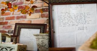 Love letter resurfaces at wedding, 22 years later