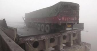 26 Die in China as Fireworks Truck Explodes, Elevated Highway Collapses