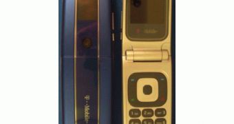 The Nokia 3555 3G clamshell