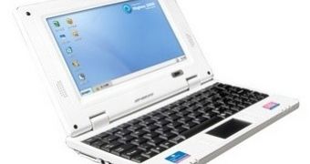 The 3K Longitude may look like the Eee PC, but it does not match its performance