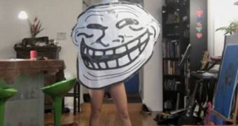 Troll face costume takes the prize