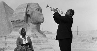 Louis Armstrong and wife Luciile in Giza