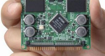 A 32GB NAND flash memory drive