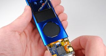 Fifth-generation iPod nano opened