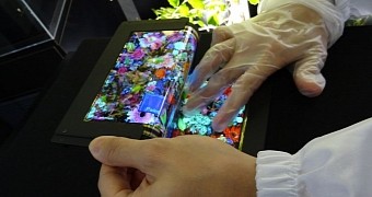 8.7-Inch Super AMOLED Tablets That Can Fold in Three Might Actually Be a Thing Someday