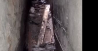 Officials Confirm that a Part Found on a NY Alley Has Been Used in the 9/11 Attacks