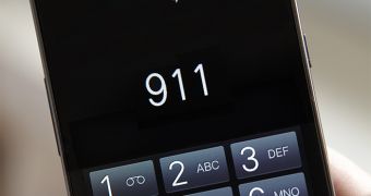 911 caller doesn't seem to understand the meaning of an emergency