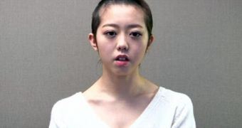 AKB48 Pop Star Shaves Head to Apologize for Dating – Video