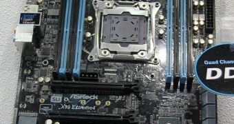 ASRock X99 Extreme4 Motherboard Certified for Windows 8.1
