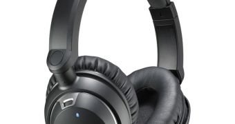 ATH-ANC9 QuietPoint Headphones Cancel Noise, Cost a Fortune