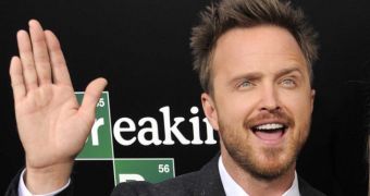 Aaron Paul is in talks with Vince Gilligan to star in the "Breaking Bad" spinoff
