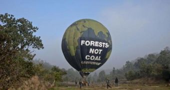 The giant hot air balloon used by Greenpeace during its 'Forests no Coal' mission
