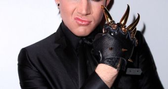 Adam Lambert on Wearing Makeup: I Make My Own Rules
