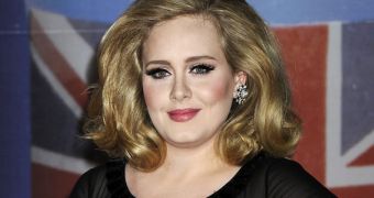 Adele Faces £1,000 ($1,605 / €1,243) Fine for Not Registering Baby