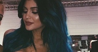 The photo that “confirms” that Kylie Jenner got breast implants