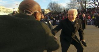 Al Roker of The Today Show shakes hands with Vice President Joe Biden at the 2013 Inauguration