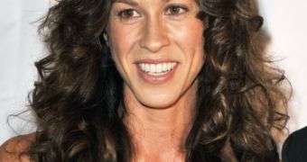 Fit by running: Alanis Morissette says running also cured her depression, helped her get in shape
