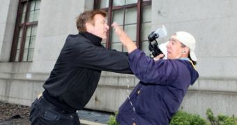 Alec Baldwin shoves photographer, is accused of assault