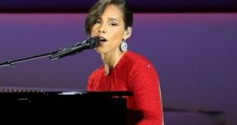 Alicia Keys Brings “Girl on Fire” at the Inaugural Ball – Video