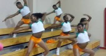 All-Male Cheerleading Team in Alabama Will Rock Your World – Video