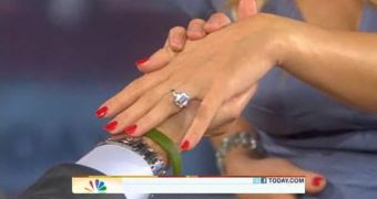 Kate Hudson’s flashes her engagement ring: “Oh, you noticed!” she tells Matt Lauer