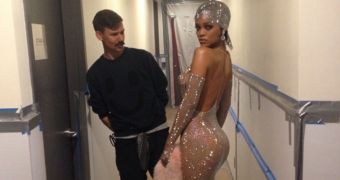 Rihanna’s Adam Selman dress went completely see-through on the red carpet, was a thing of beauty in normal lighting