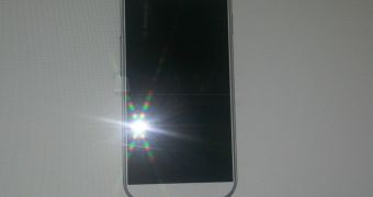 Alleged Galaxy S IV Photo Emerges, Might Be Fake