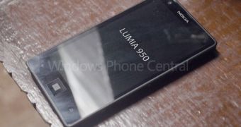 Allegedly leaked photo of Nokia Lumia 950 prototype