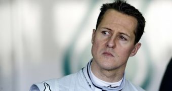 A man suspected to have stolen Michael Schumacher's medical records for profit, hangs himself while in police custody