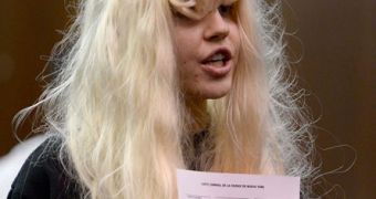 Amanda Bynes in court after drug related arrest: she claims she was set up by “creepy” NYPD cops