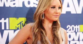 Amanda Bynes Sues Mag for Saying She’s “Troubled”