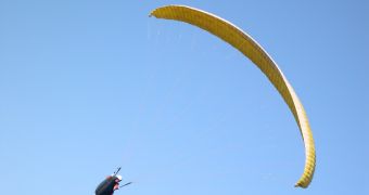 Amazing video of paragliding professional doing stunts around the world