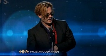 Johnny Depp slurs his words at the Hollywood Film Awards 2014