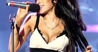 Amy Winehouse makes surprise, successful comeback to live performing at UK’s V Festival