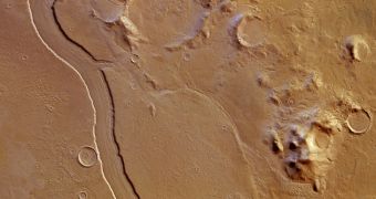 An Ancient Mars River to Rival Any on Earth – Photos