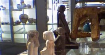 Ancient Egyptian Statue Spins All by Itself, Creeps Out Visitors to Manchester Museum