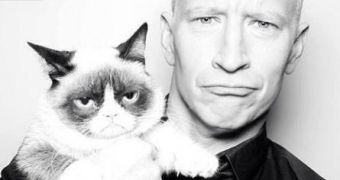 Anderson Cooper and Grumpy Cat Meet for the First Time – Video
