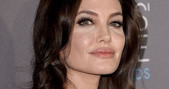Angelina Jolie has preventive surgery, has ovaries and Fallopian tubes removed