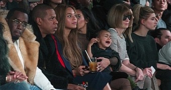 Anna Wintour reacts when North West starts crying at New York Fashion Week show