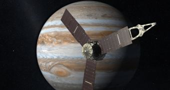 Juno and its three solar panes in artist rendition