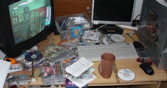 Another Pirate-'Hive' Busted: West Midlands - 800.000 DVDs